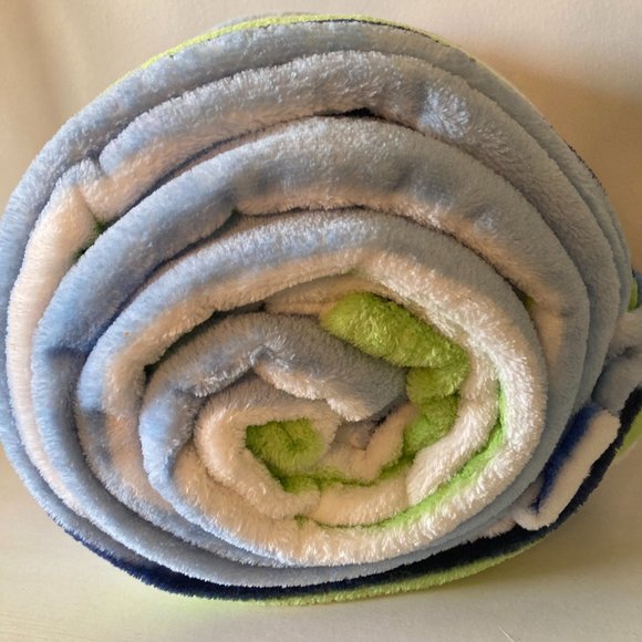 Super Soft Micro Fiber Throw - NWT - Picture 4 of 5